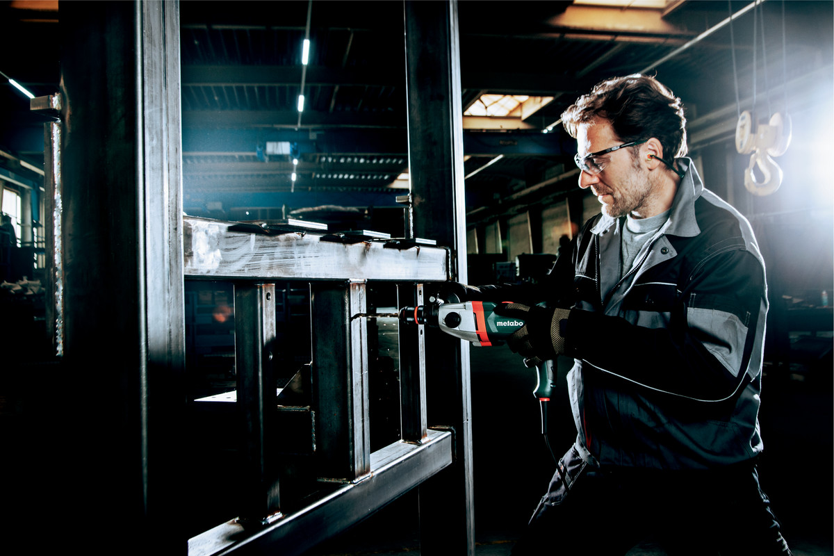 Metabo SBEV 1300-2 S 1300 Watt Electronic Two-Speed Impact Drill 600786500 - Image 2