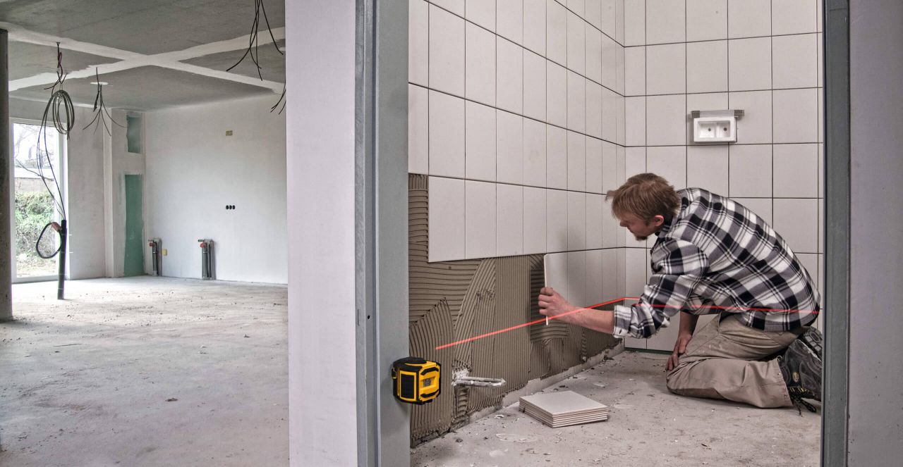 Stabila 18327 LAX 300 Red Beam Cross Line + Plumb Bob / Dot Point Laser