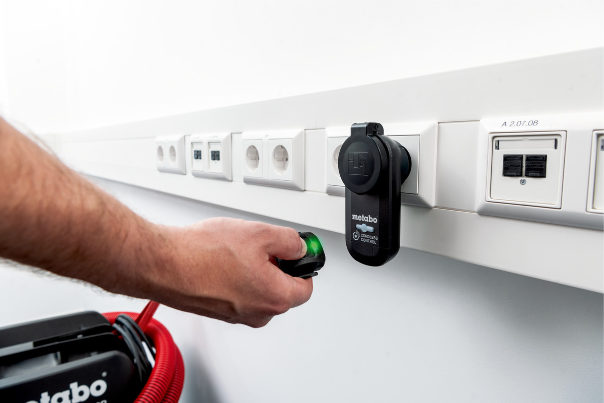 Metabo 630235000 Cordless Control Universal Vacuum Cleaner Dust Extractor Start/Stop Set - Image 5