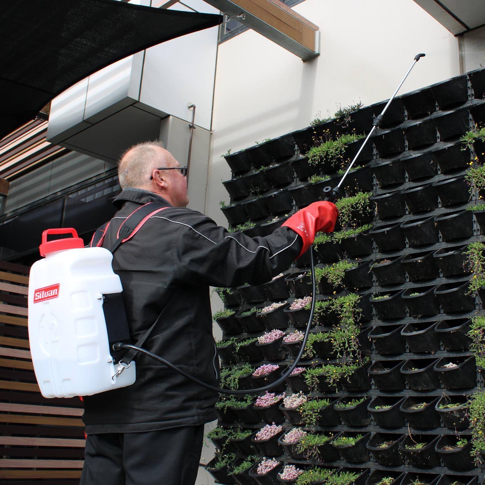 Silvan WP12-1 12V Lithium-Ion Rechargeable Backpack Pressure Sprayer 12 Litre - Image 6