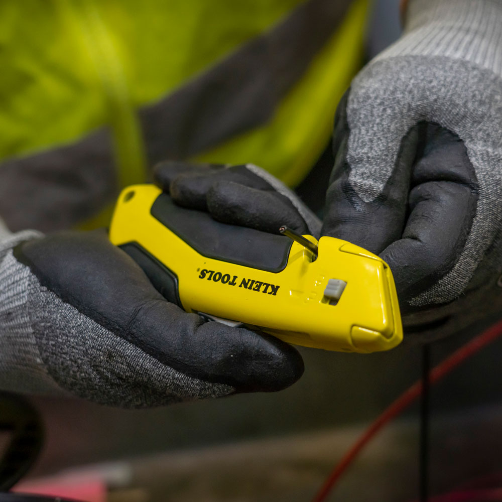 Klein Tools A-44136 Self-Retracting Utility Knife - Image 5