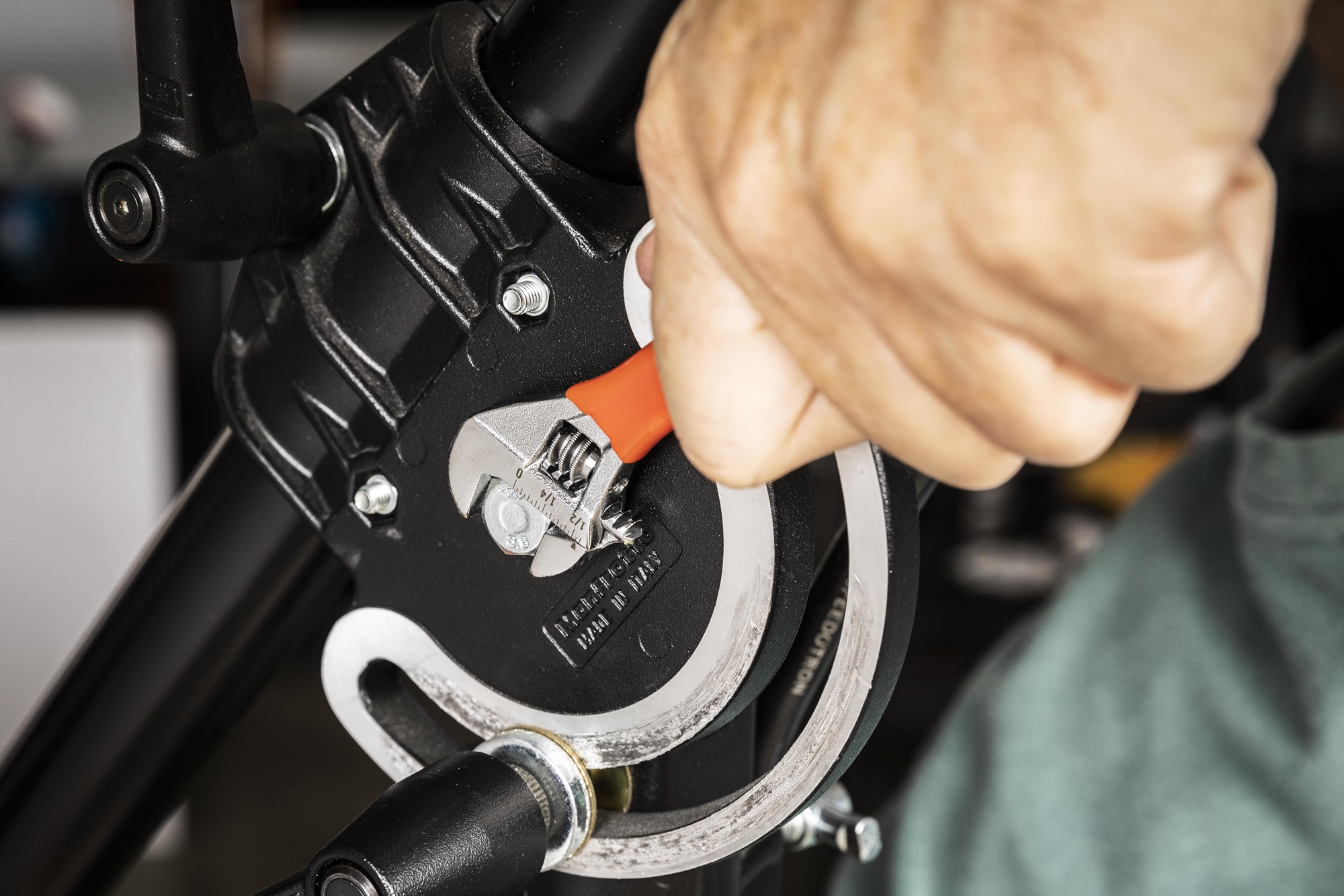 CRESCENT AC24CVS 100mm 4" Adjustable Wrench Cushion Grip - Image 3