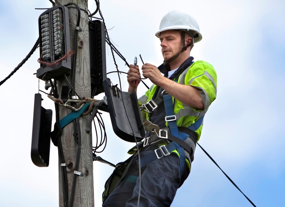 KLEIN Tools A-D252-6 Diagonal Cutting Pliers, Heavy-Duty, All-Purpose, 15.6cm - Image 7